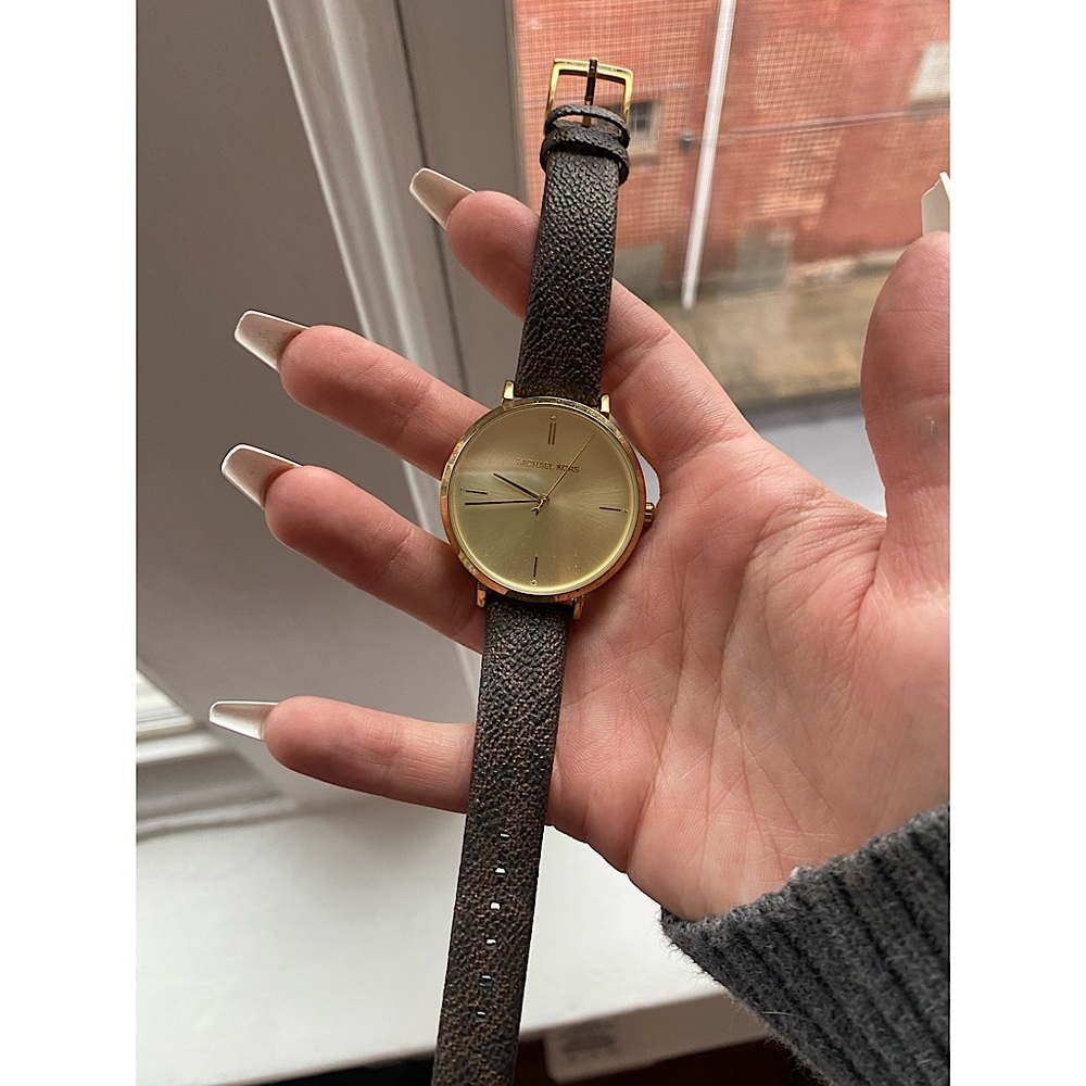 Leather, stainless steel watch 😍